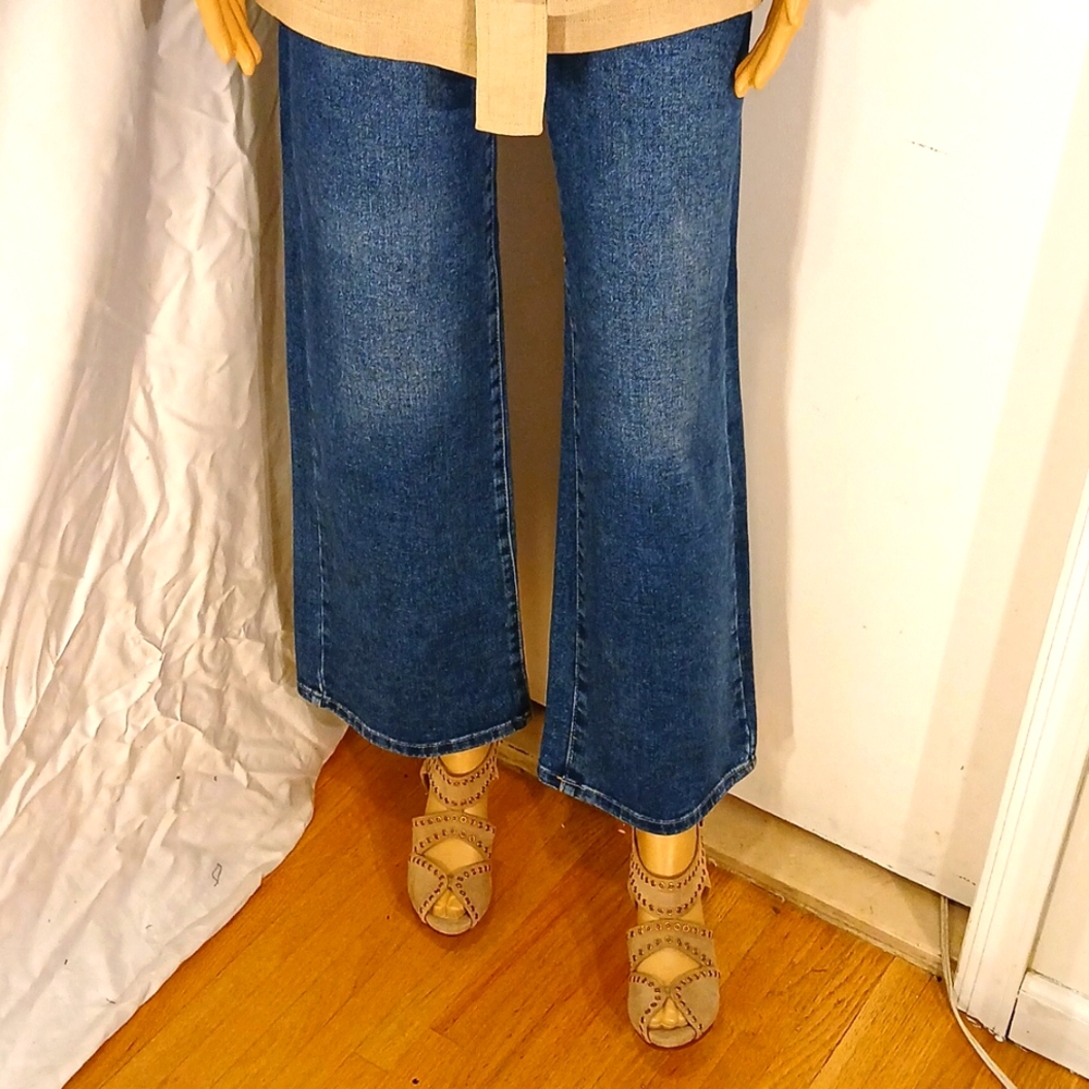 🔥🔥 Like New Prada (Italy) Taupe Suede Heels. - Picture 6 of 16